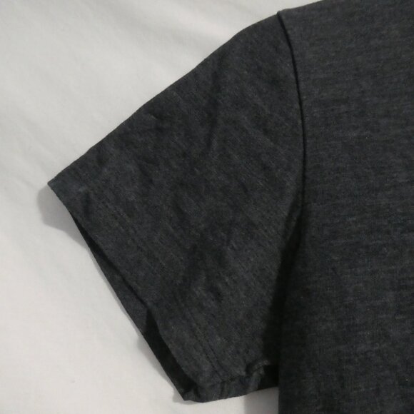 ME TO WE STYLE | small | Graphic Charcoal V-Neck Tee / T-Shirt | Made In Canada - Picture 4 of 14